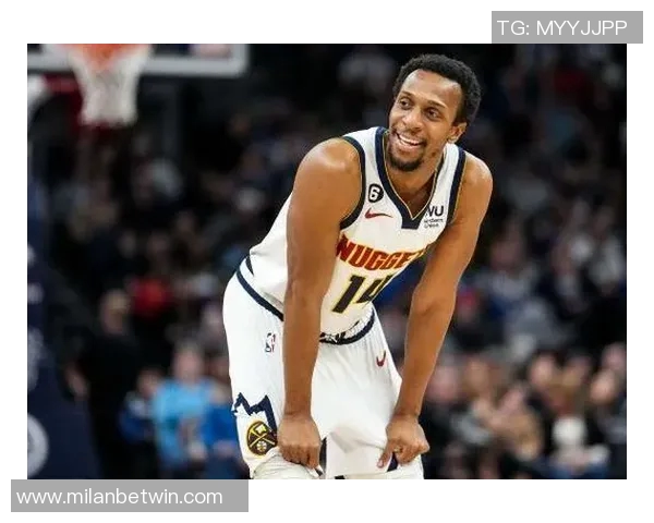 昔日冠军后卫普尔半场表现亮眼贡献11分3板3断展现高难度进攻能力 昔日冠军后卫普尔半场表现亮眼贡献11分3板3断展现高难度进攻能力