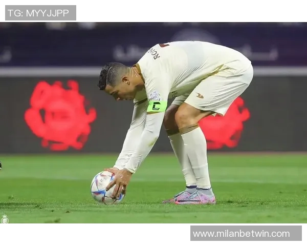 C罗双响助力球队领先阿科多迎来职业生涯第956球辉煌时刻 C罗双响助力球队领先阿科多迎来职业生涯第956球辉煌时刻